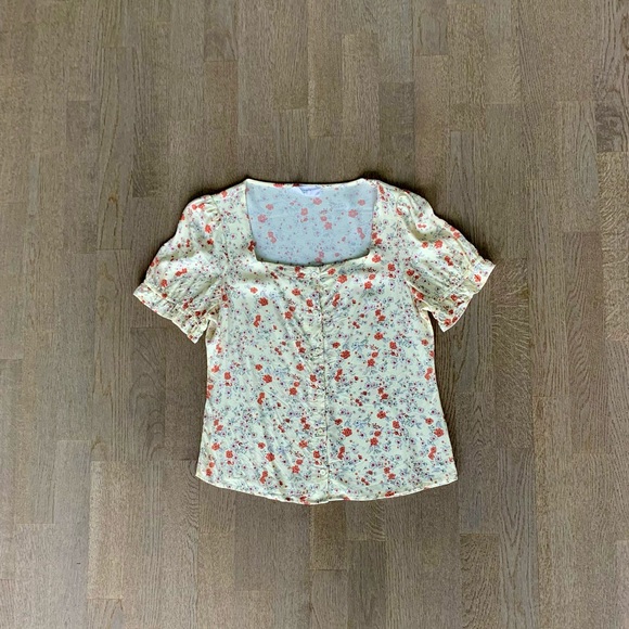 Cream floral blouse - Picture 2 of 5